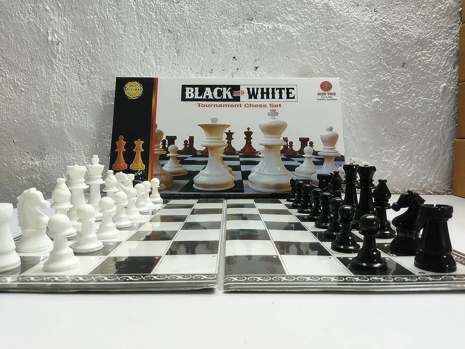 chess black & white